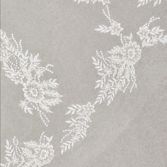 STUNING PRONOVIAS CATHEDRAL VEIL!! NWT - Picture 10 of 12